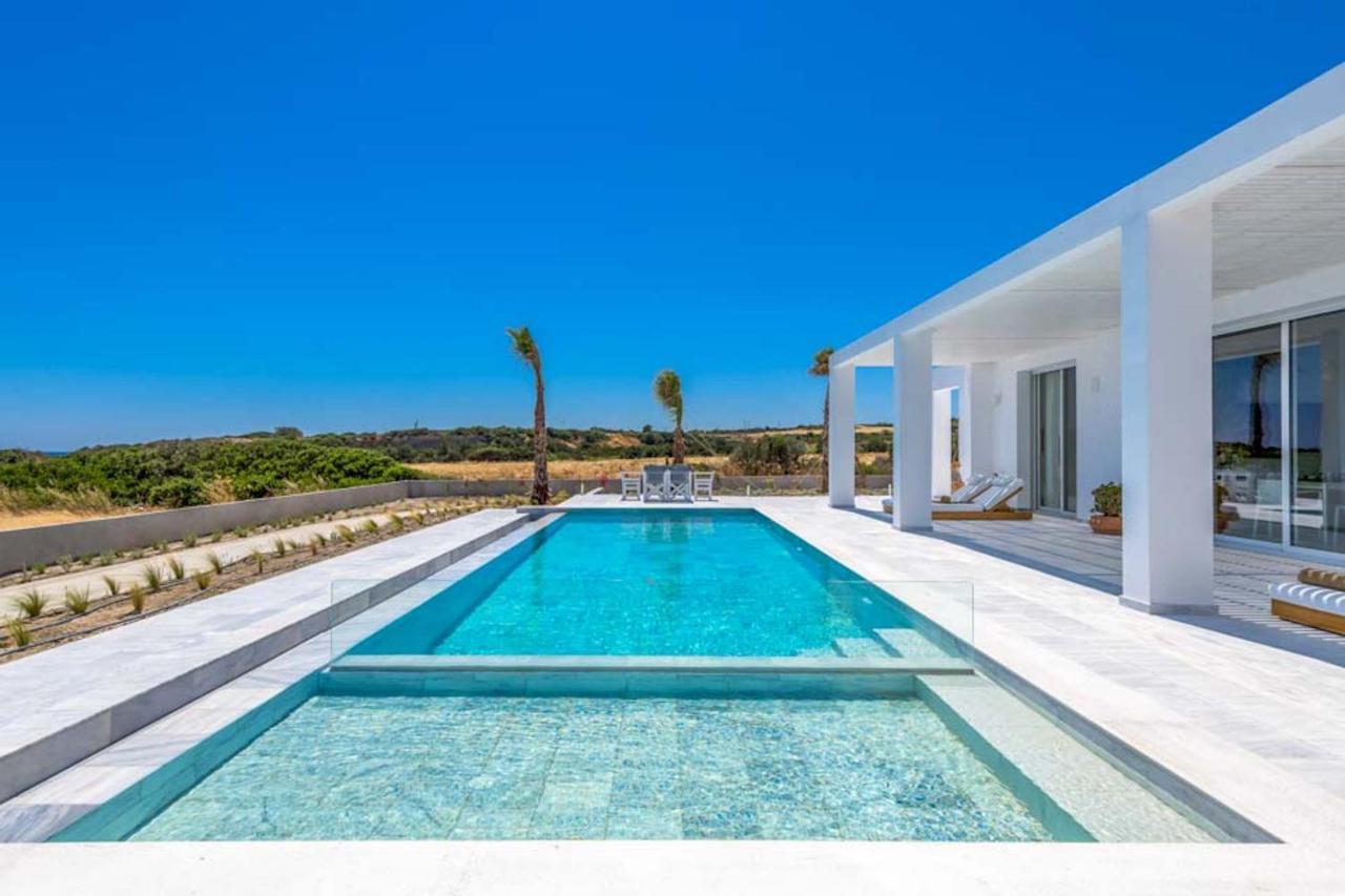 Seashore Beachfront Villa Лахания Екстериор снимка